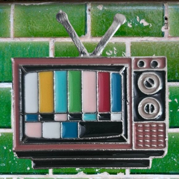 Retro TV Color Block Screen Pin No Signal  Antenna Analog 80s Throw Back Brooch - Picture 1 of 5